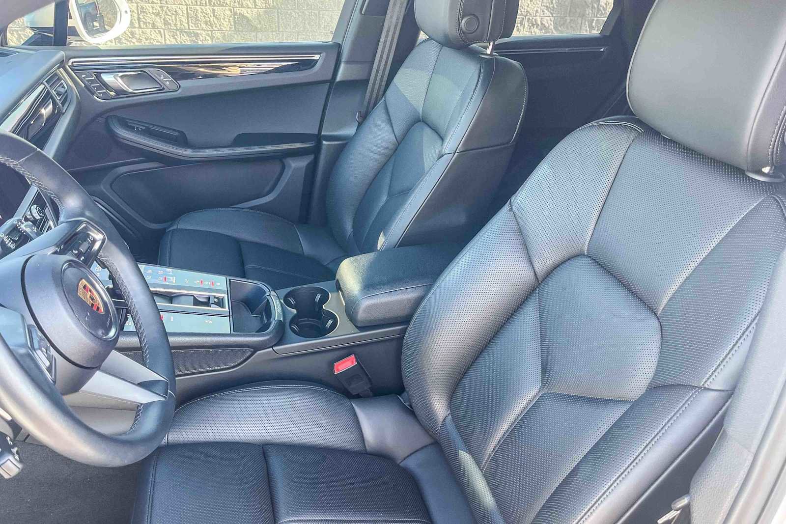 Used 2024 Porsche Macan image 16