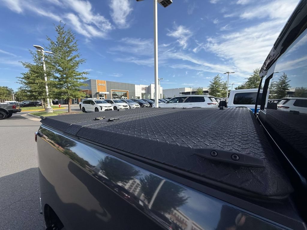 Used 2019 Chevrolet Silverado 1500 LTZ w/ LTZ Plus Package AWD/4WD image 36