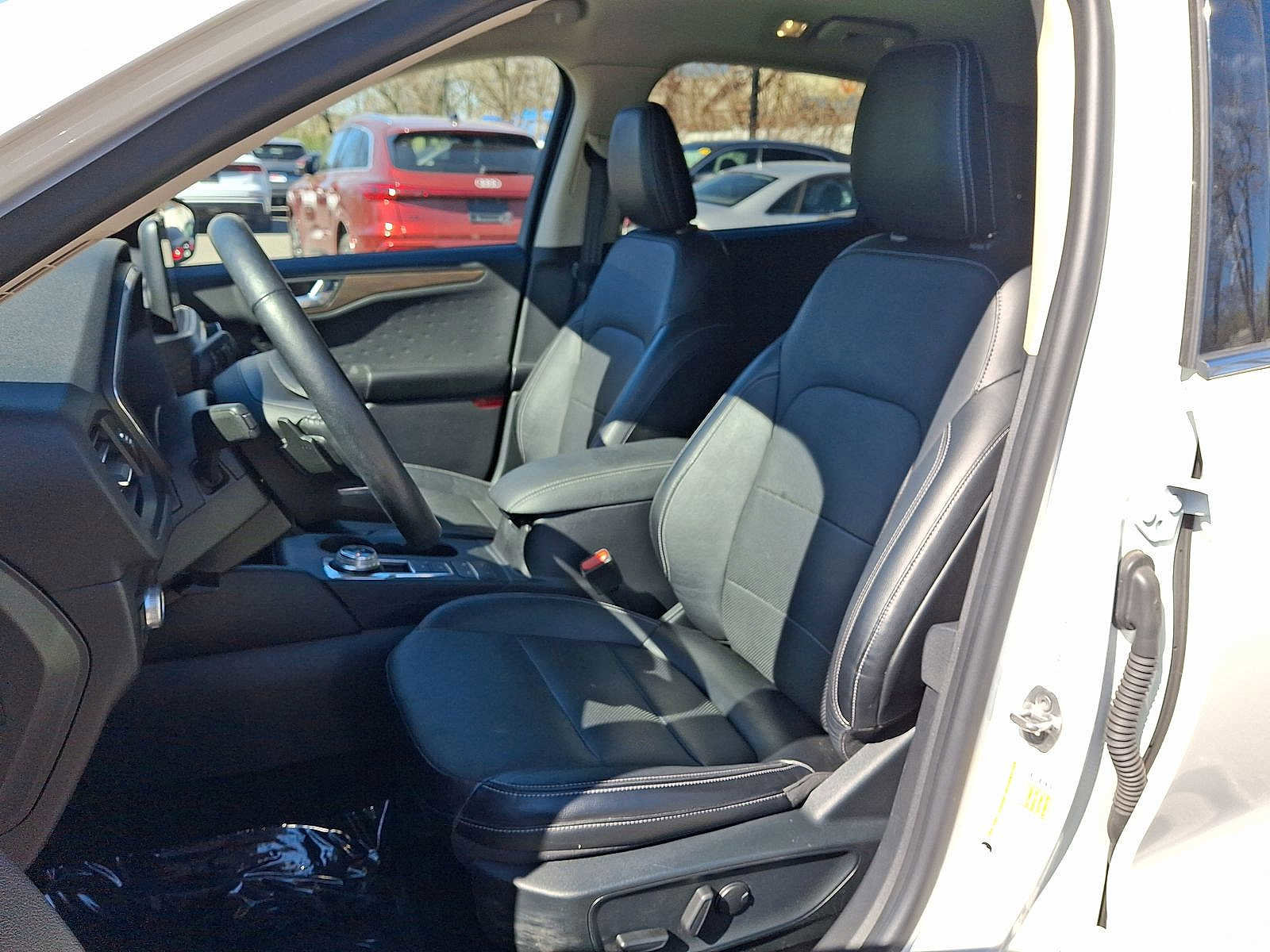 Used 2020 Ford Escape Titanium image 11