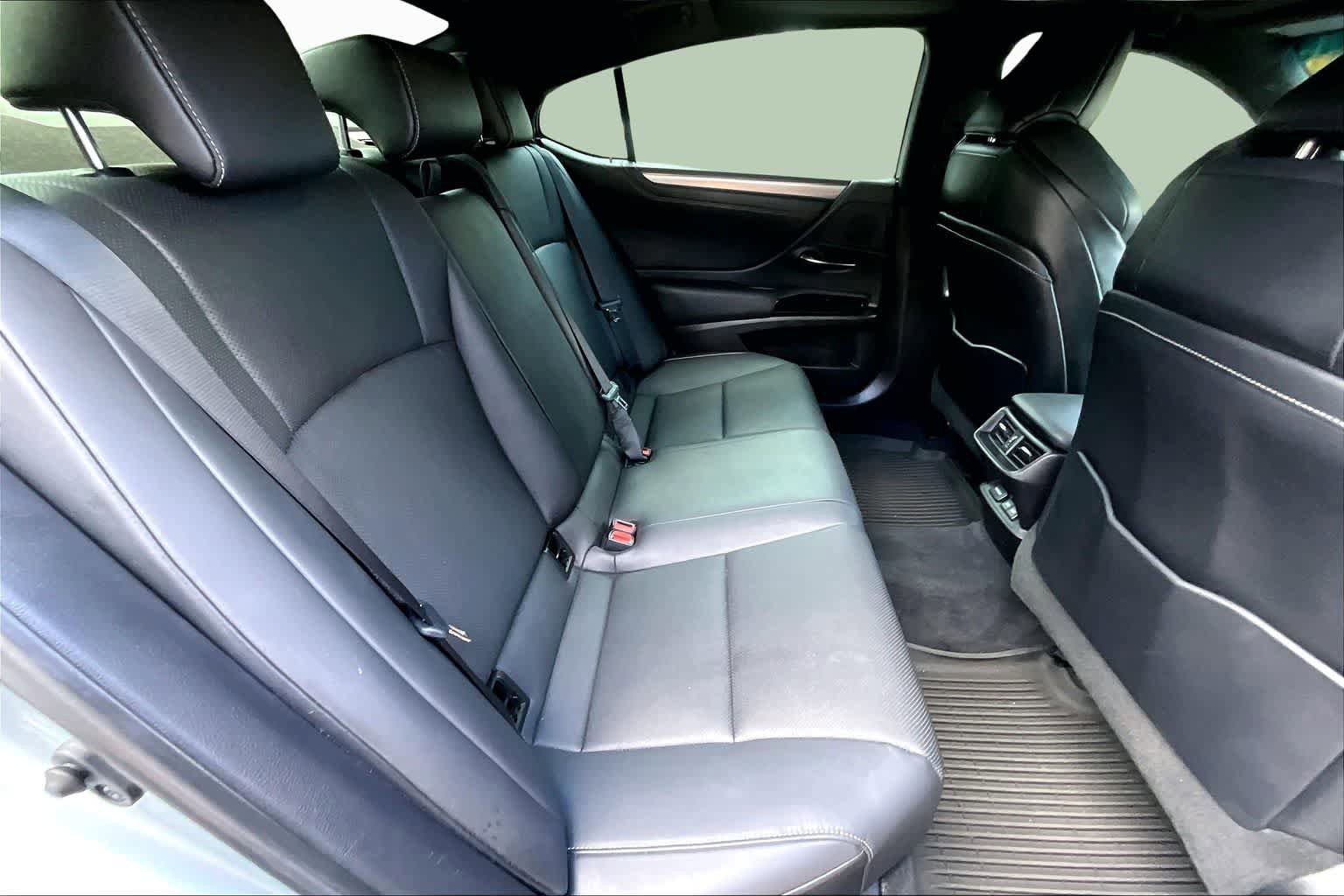 Used 2022 Lexus ES 350 F Sport w/ Accessory Package 2 FWD image 33