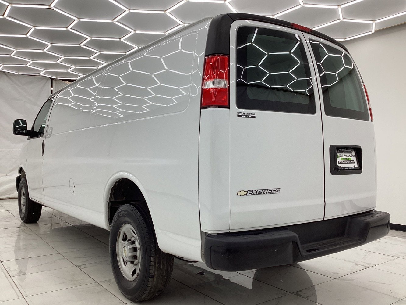 Used 2022 Chevrolet Express 2500 Extended w/ Driver Convenience Package image 9