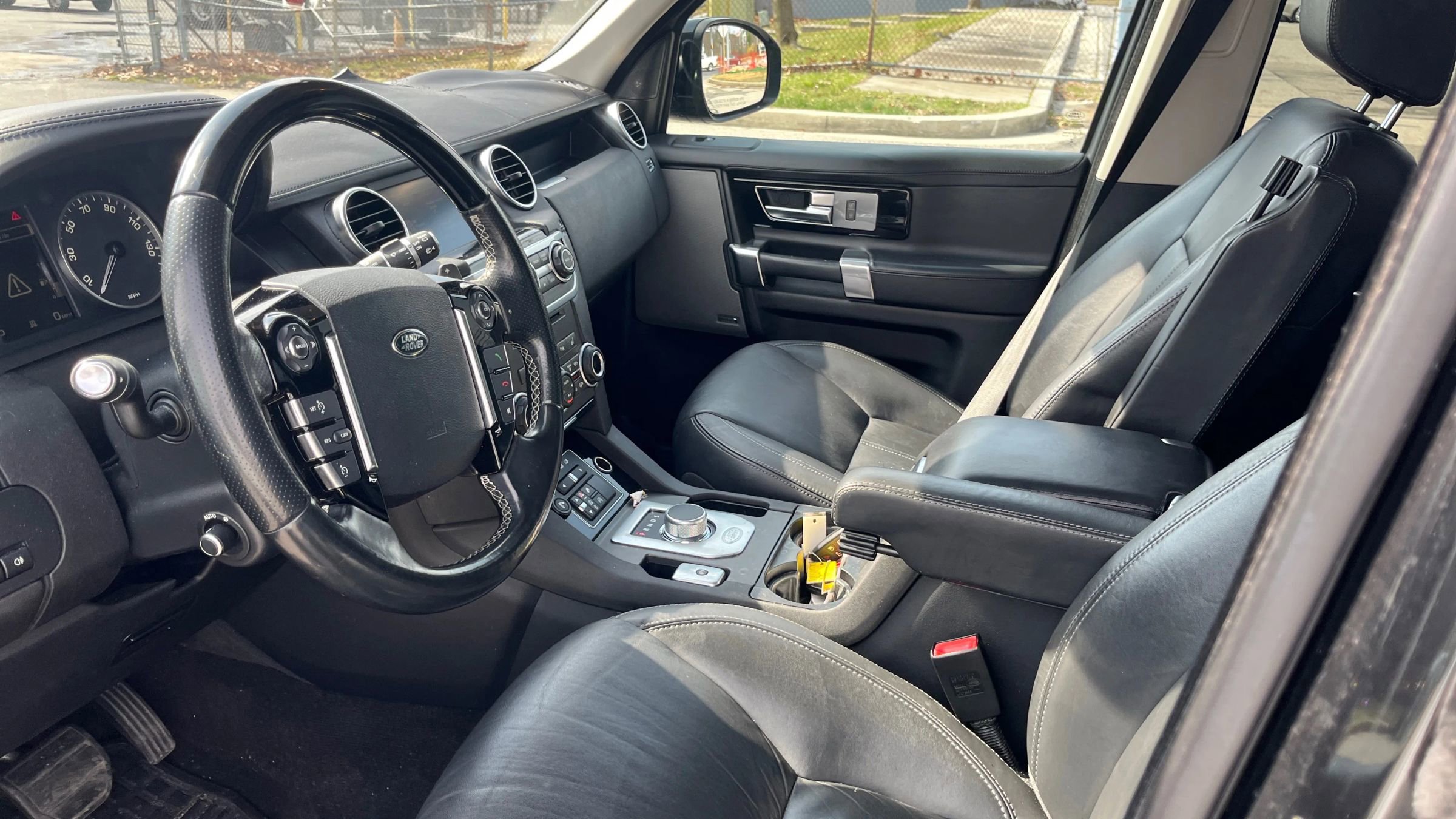 Used 2016 Land Rover LR4 HSE LUX image 15