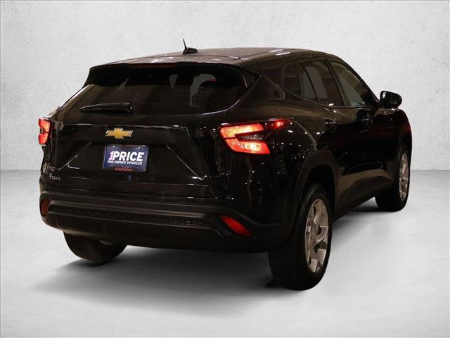 Used 2024 Chevrolet Trax LS w/ LS Convenience Package FWD image 6