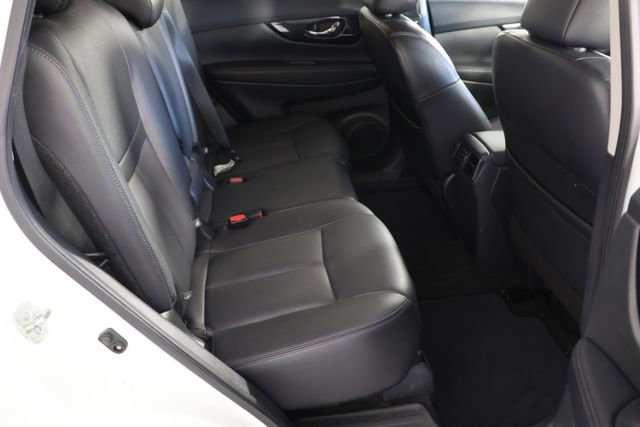 Used 2019 Nissan Rogue SL w/ Premium Package image 22