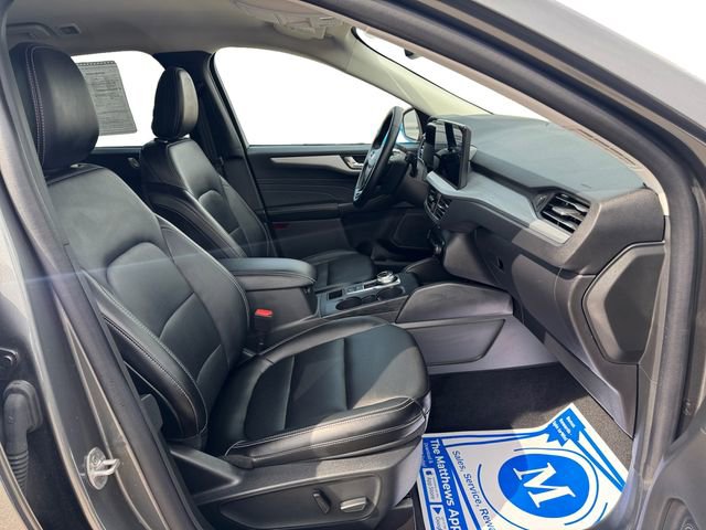 Used 2025 Ford Escape Platinum image 15