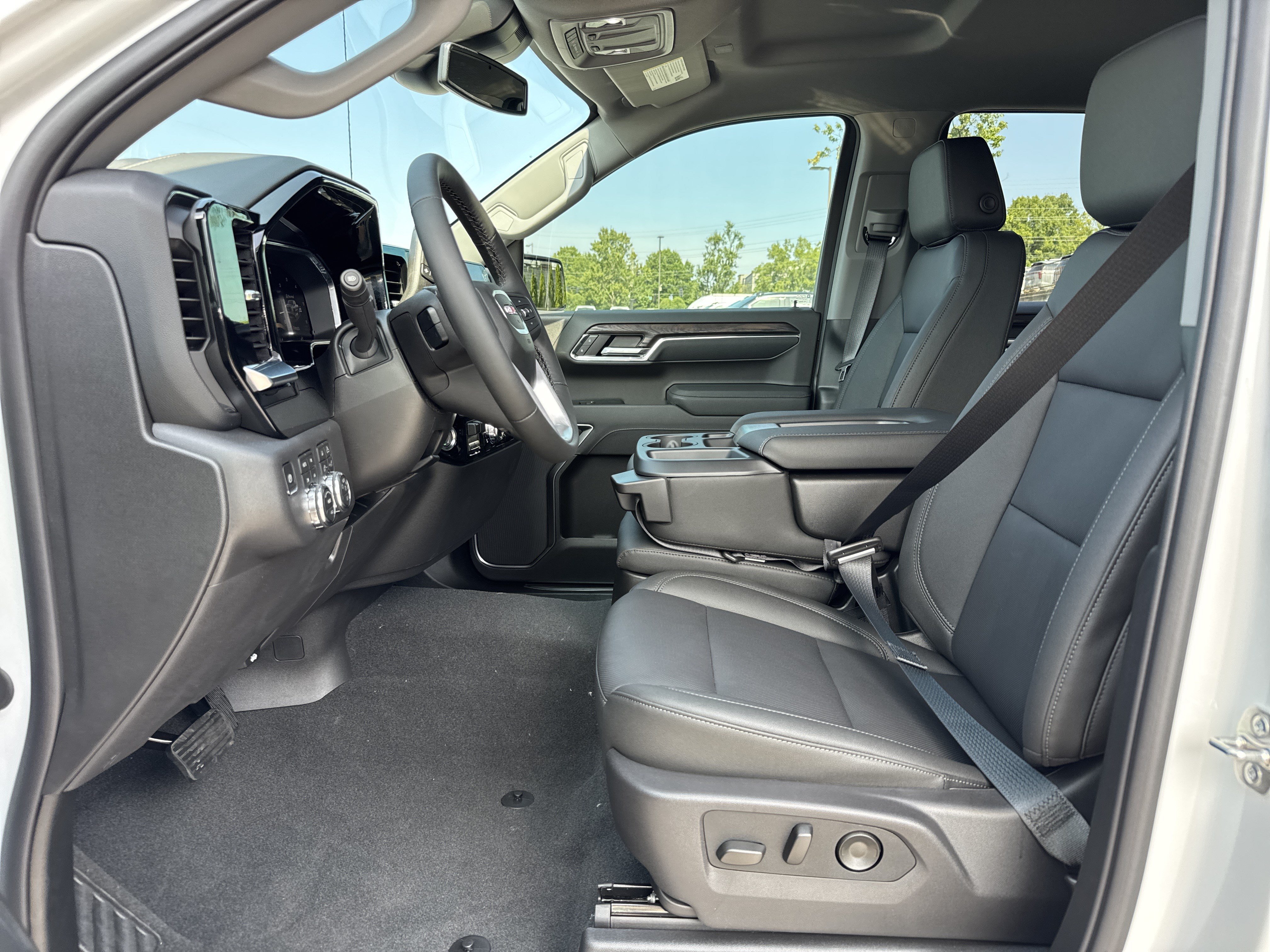 New 2026 GMC Sierra 1500 SLT w/ X31 Off-Road Package AWD/4WD image 17