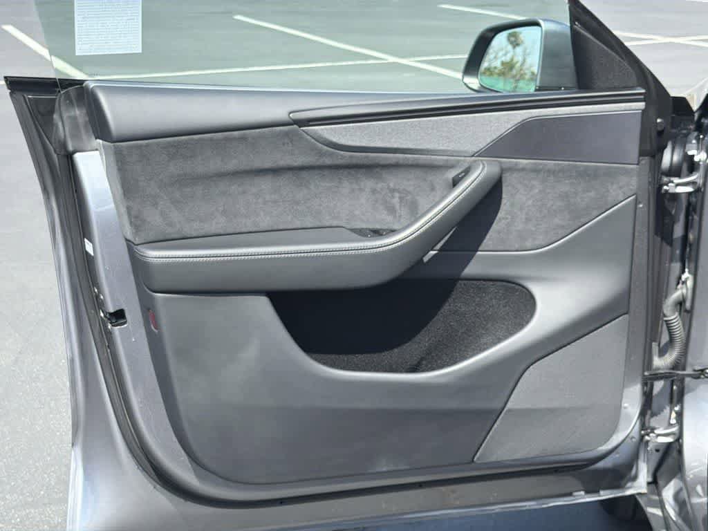 Used 2026 Tesla Model Y AWD image 24