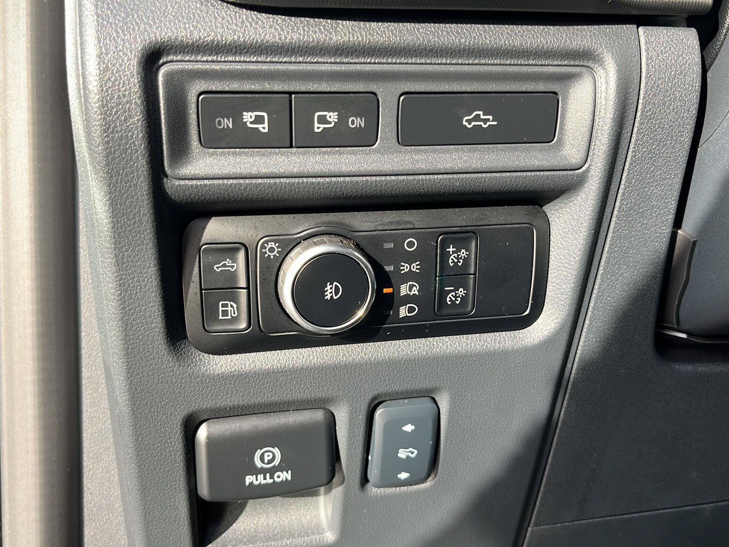 Used 2024 Ford F150 Platinum AWD/4WD image 14