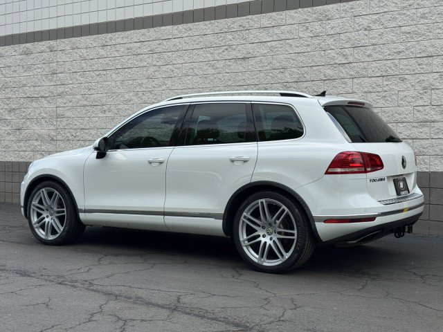 Used 2016 Volkswagen Touareg Sport AWD/4WD image 14