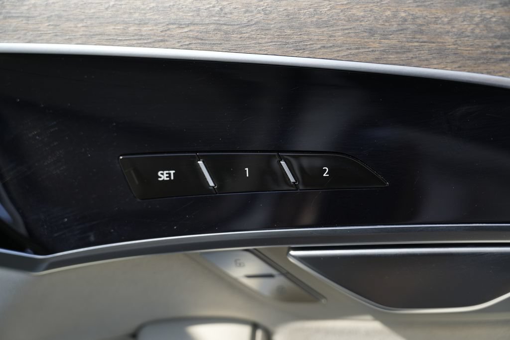Used 2020 Audi A8 L 4.0T w/ Executive Package AWD/4WD image 40