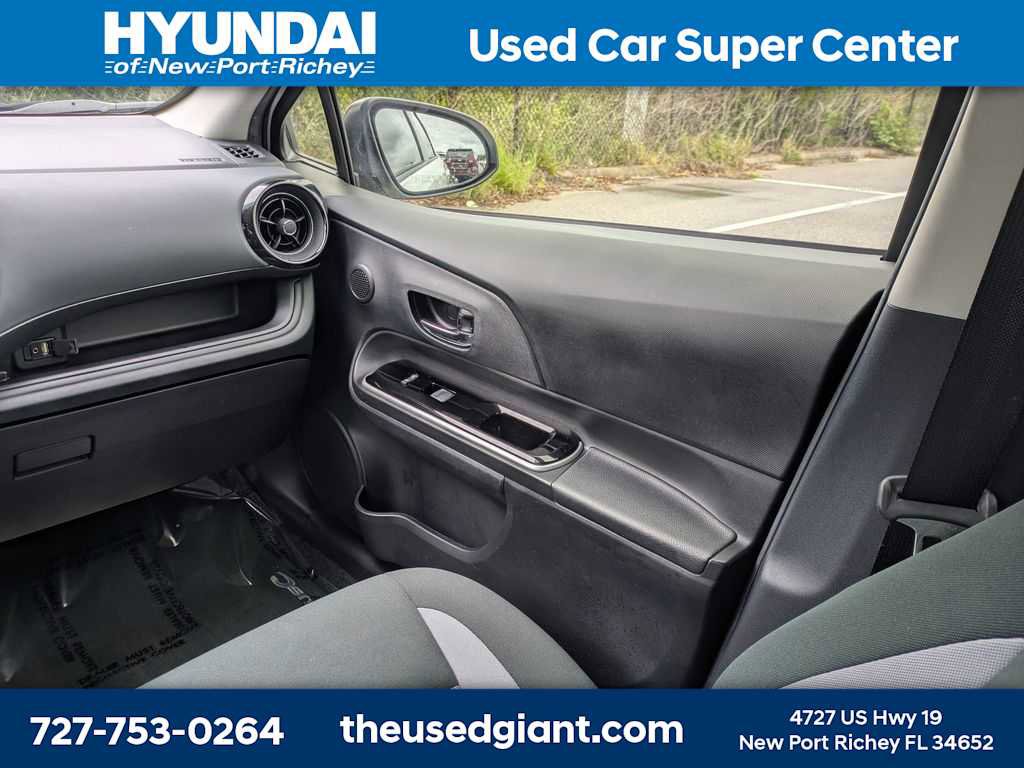 Used 2018 Toyota Prius C Two image 18