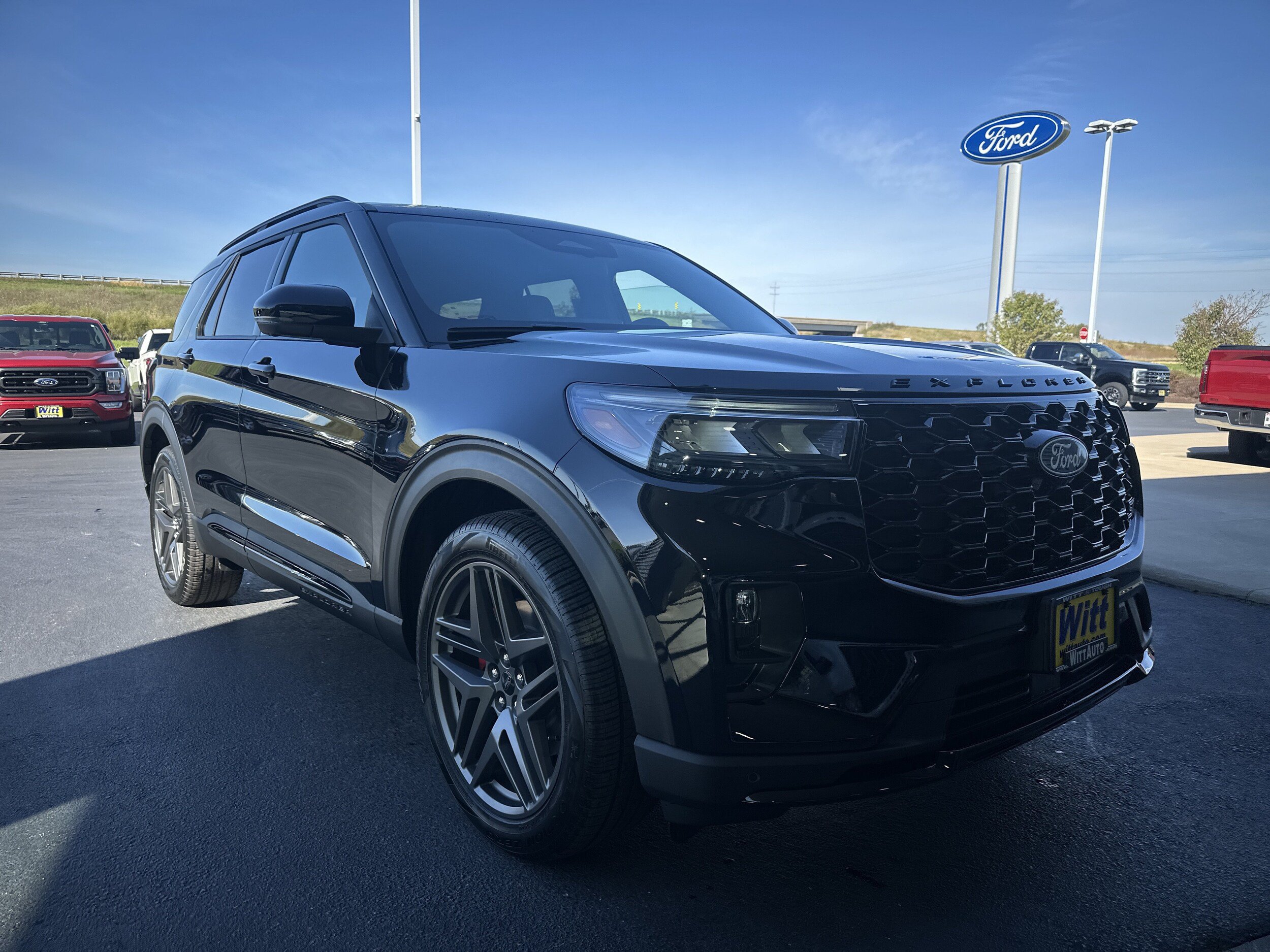 New 2027 Ford Explorer ST w/ Sun And Sound Package AWD/4WD image 2