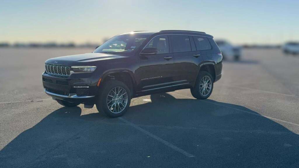 New 2025 Jeep Grand Cherokee L Summit image 1