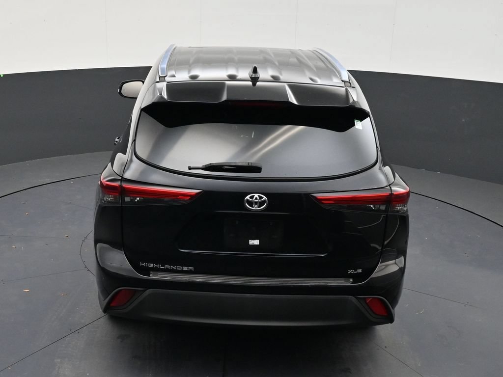 Used 2021 Toyota Highlander XLE FWD image 15