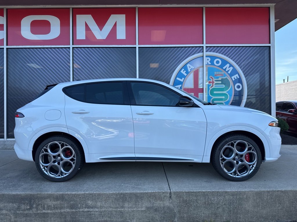 New 2025 Alfa Romeo Tonale Tributo Italiano image 2