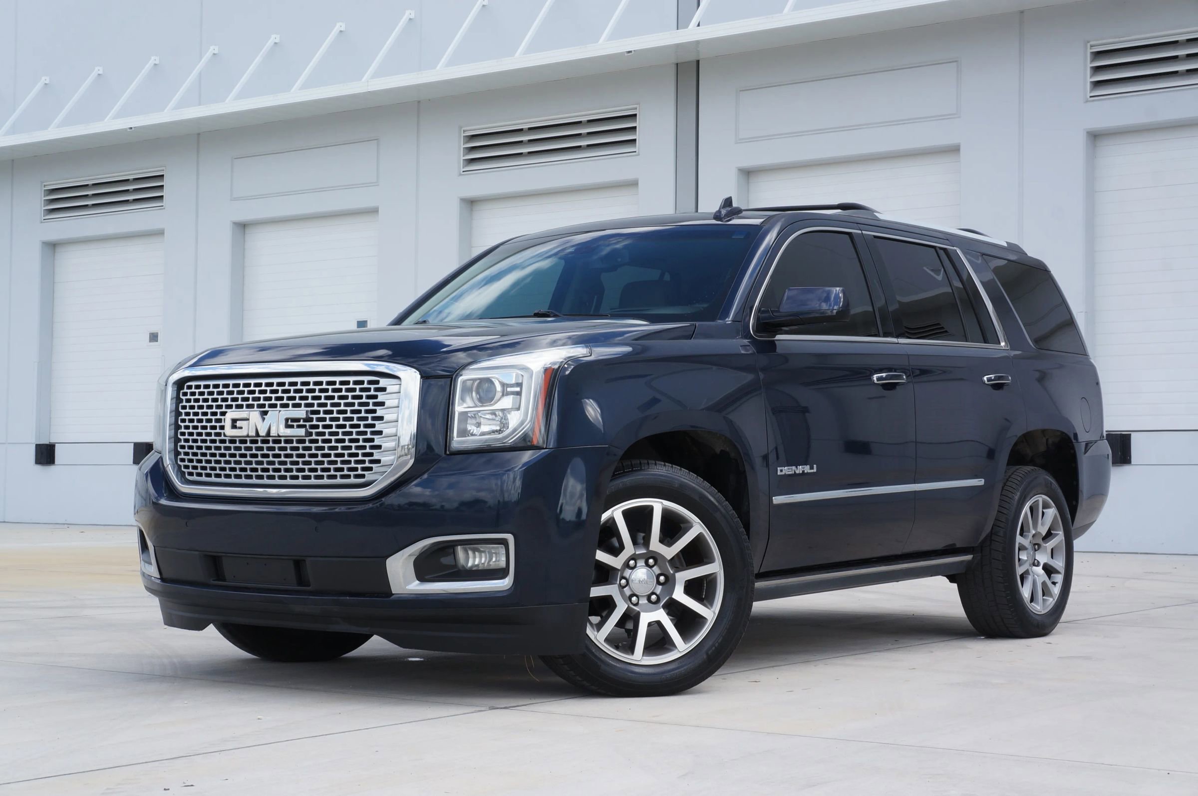 Used 2017 GMC Yukon Denali w/ Open Road Package image 5