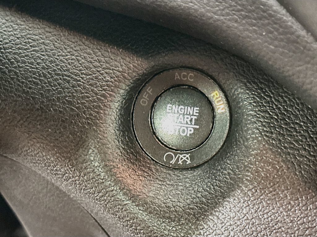 Used 2021 Jeep Cherokee Latitude Lux AWD/4WD image 19