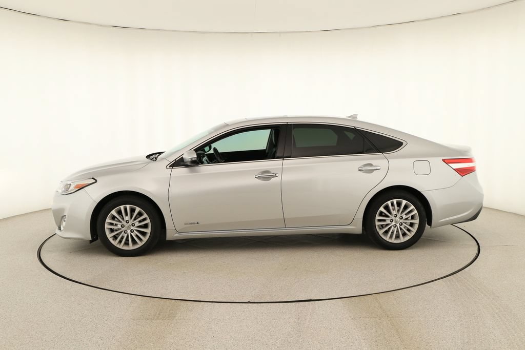 Used 2014 Toyota Avalon Limited w/ Technology Package FWD image 2