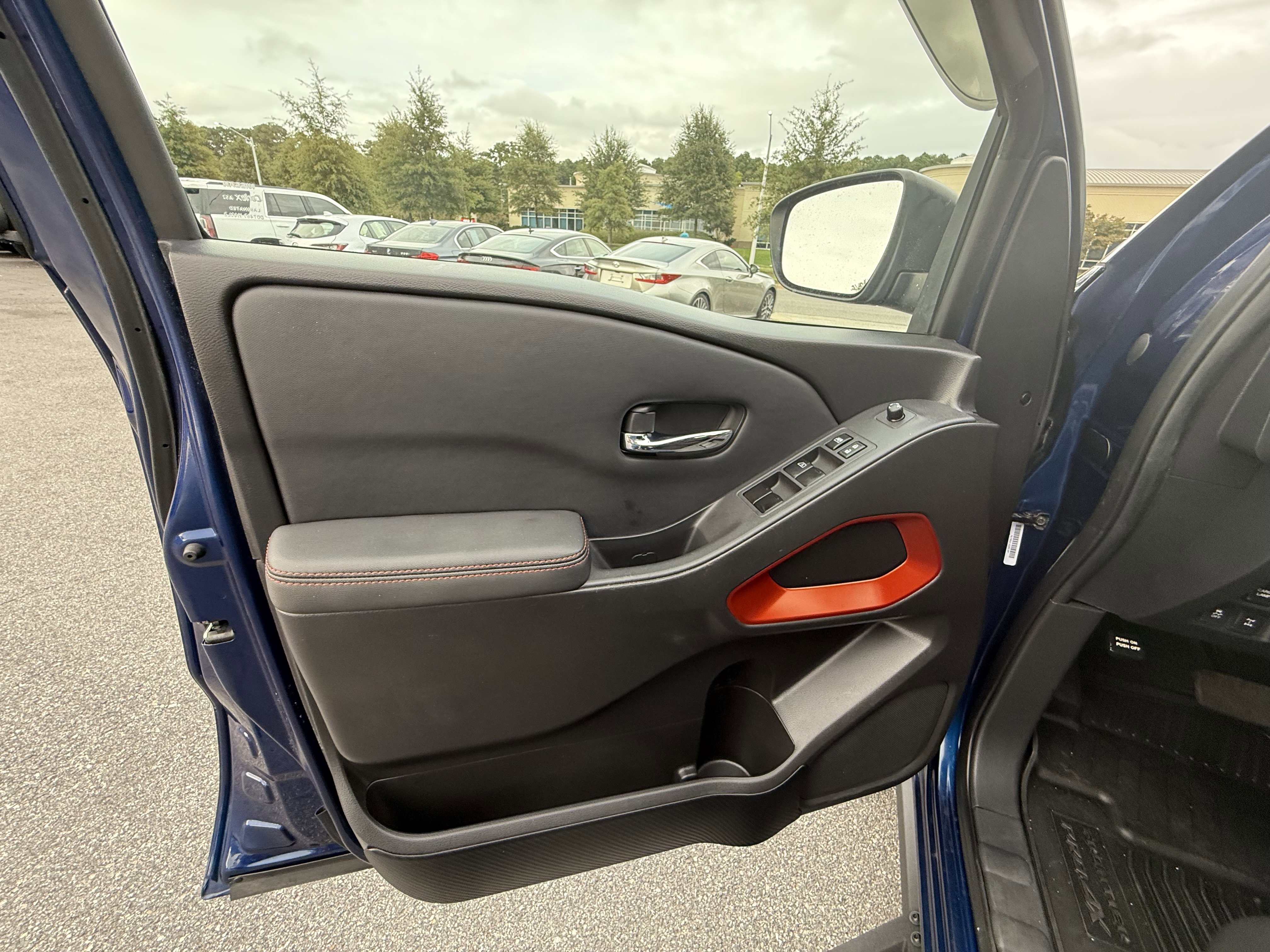 Used 2022 Nissan Frontier PRO-4X w/ Off-Road Protection Package image 22