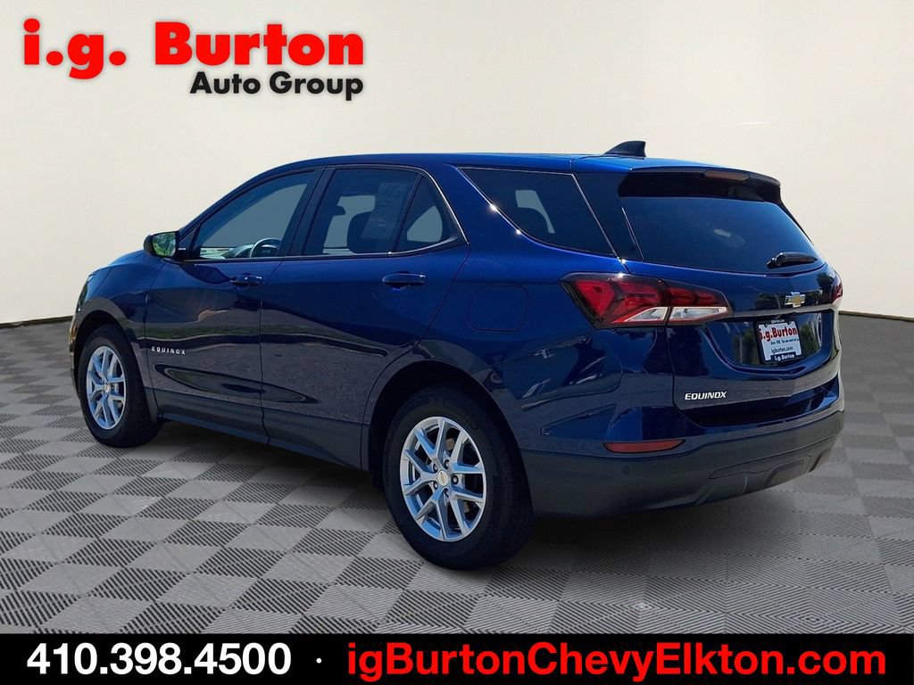 Certified 2023 Chevrolet Equinox LS w/ LS Convenience Package FWD image 4