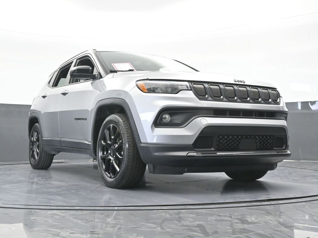 Used 2022 Jeep Compass Latitude FWD image 58