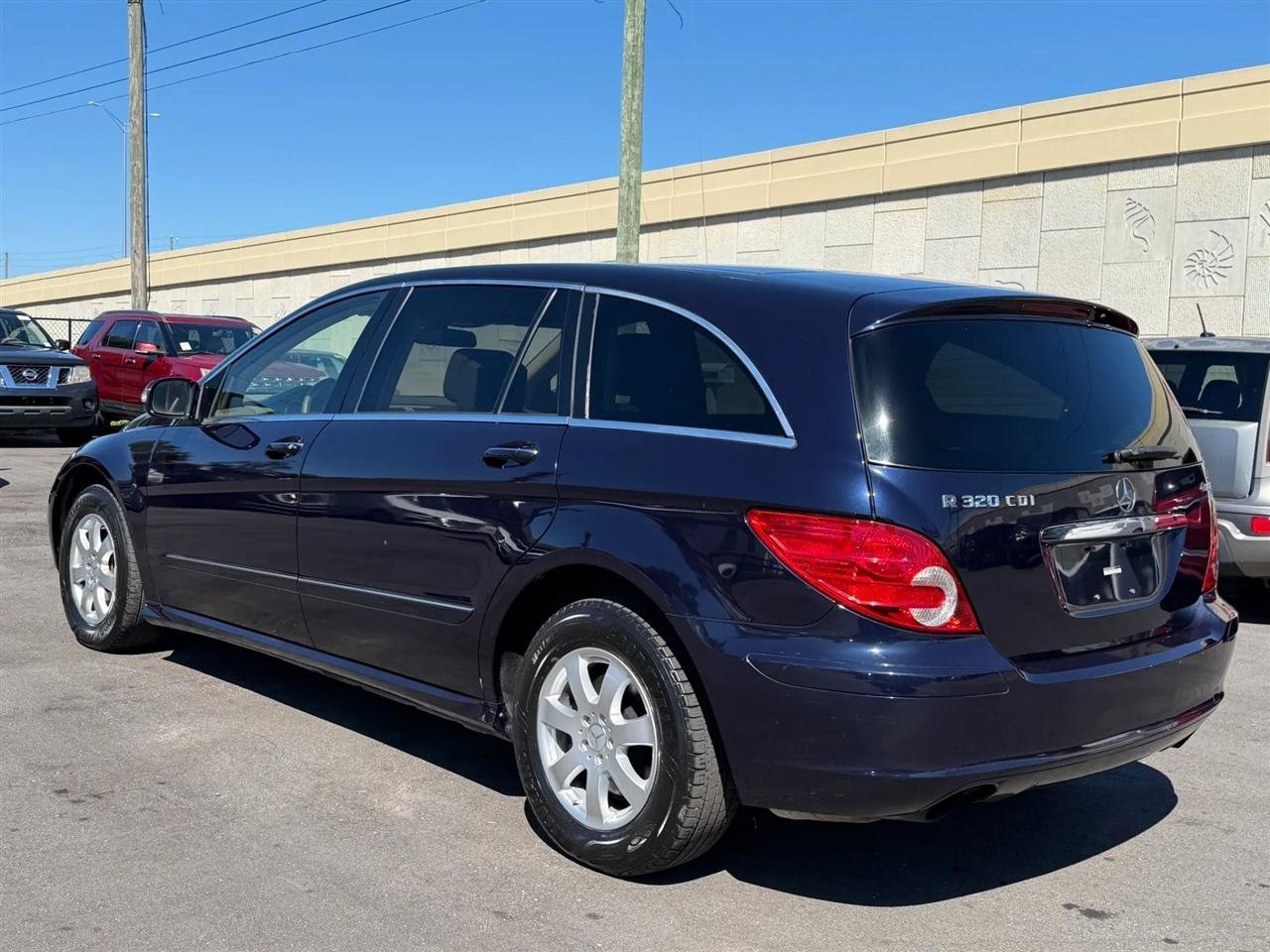 Used 2007 Mercedes-Benz R 320 CDI 4MATIC image 9