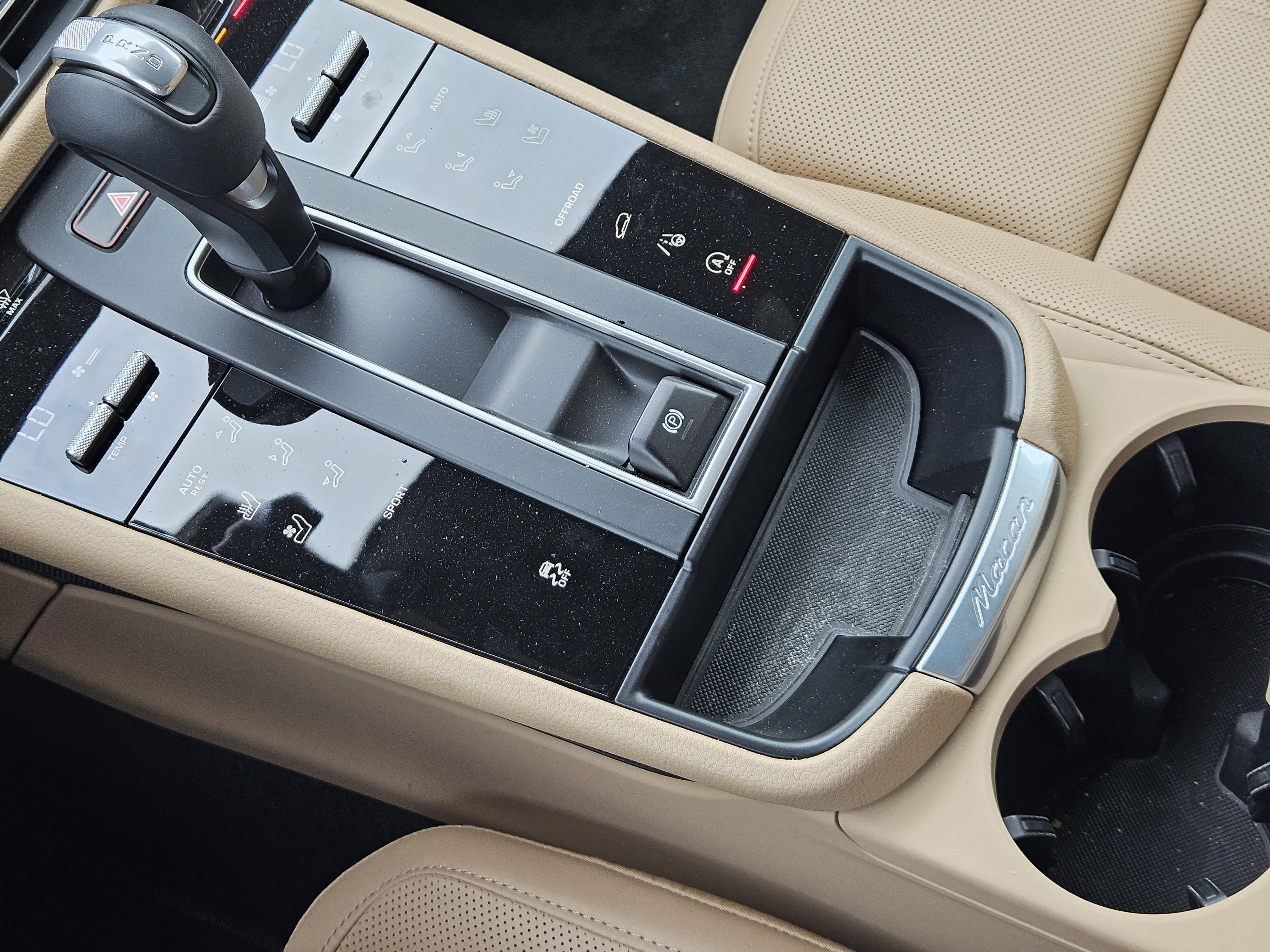 Certified 2025 Porsche Macan image 20
