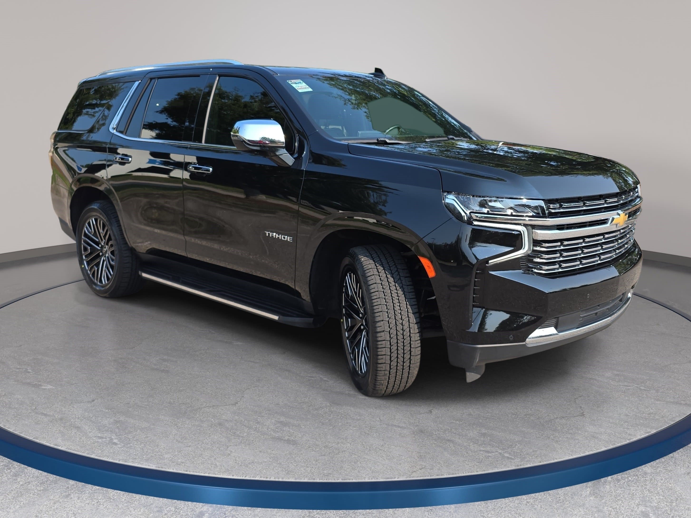 Used 2024 Chevrolet Tahoe Premier AWD/4WD image 3