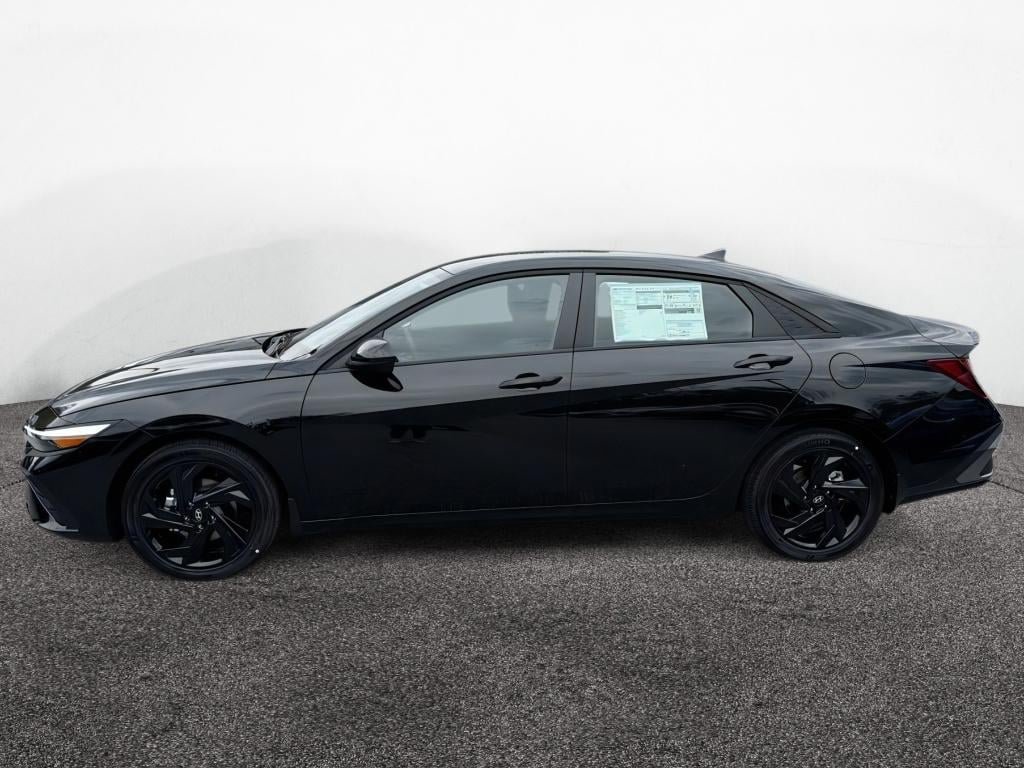 New 2026 Hyundai Elantra Sport FWD image 5