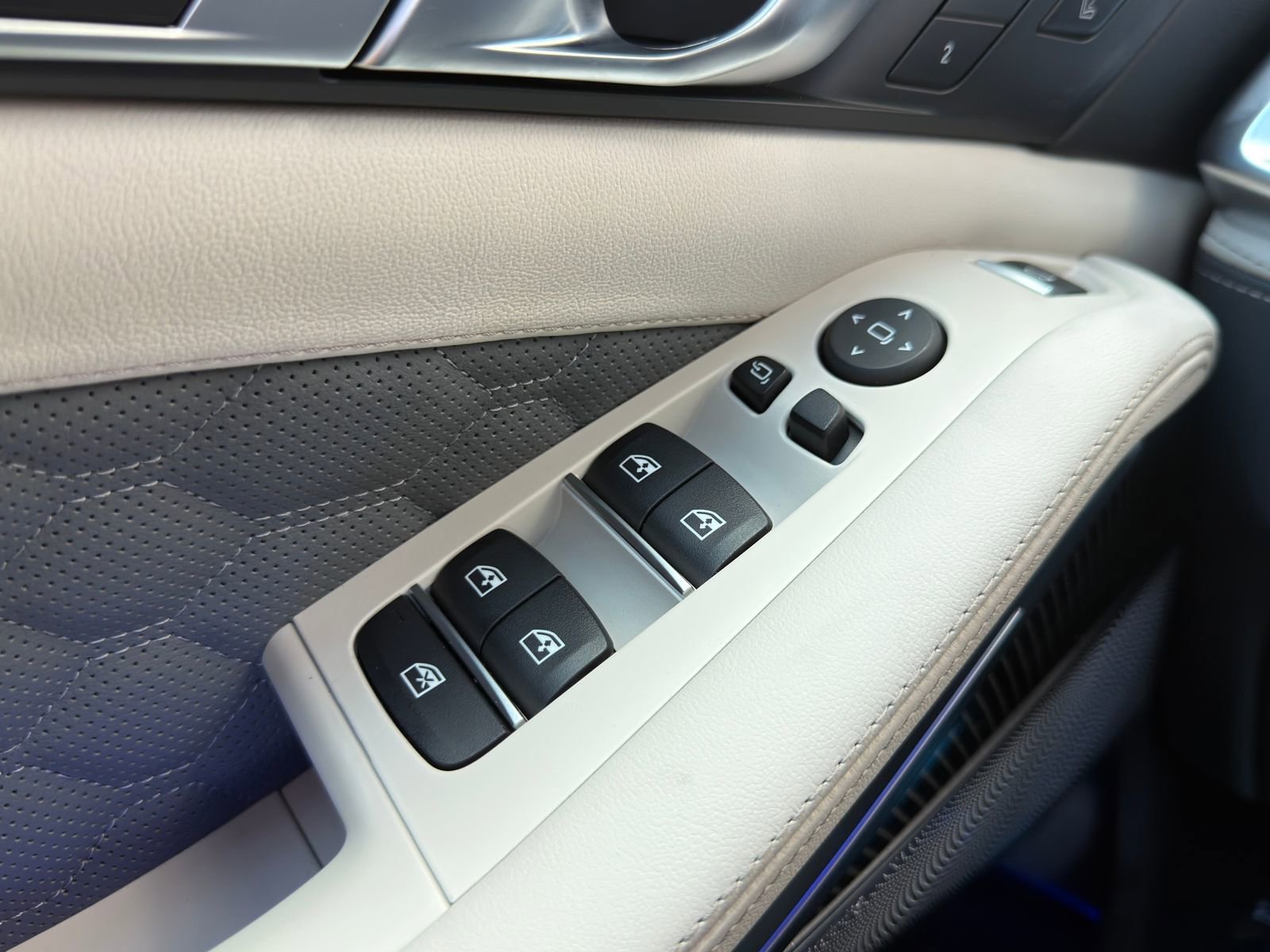 New 2026 BMW X5 M Competition w/ Executive Package image 21