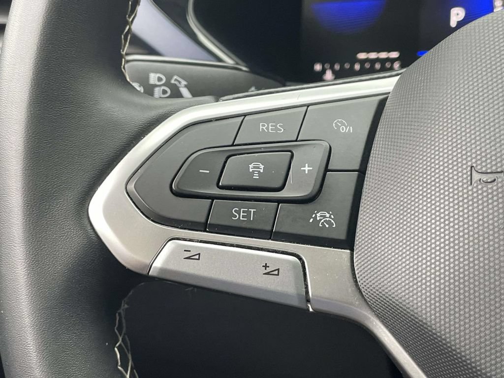 Certified 2023 Volkswagen Taos SE FWD image 24