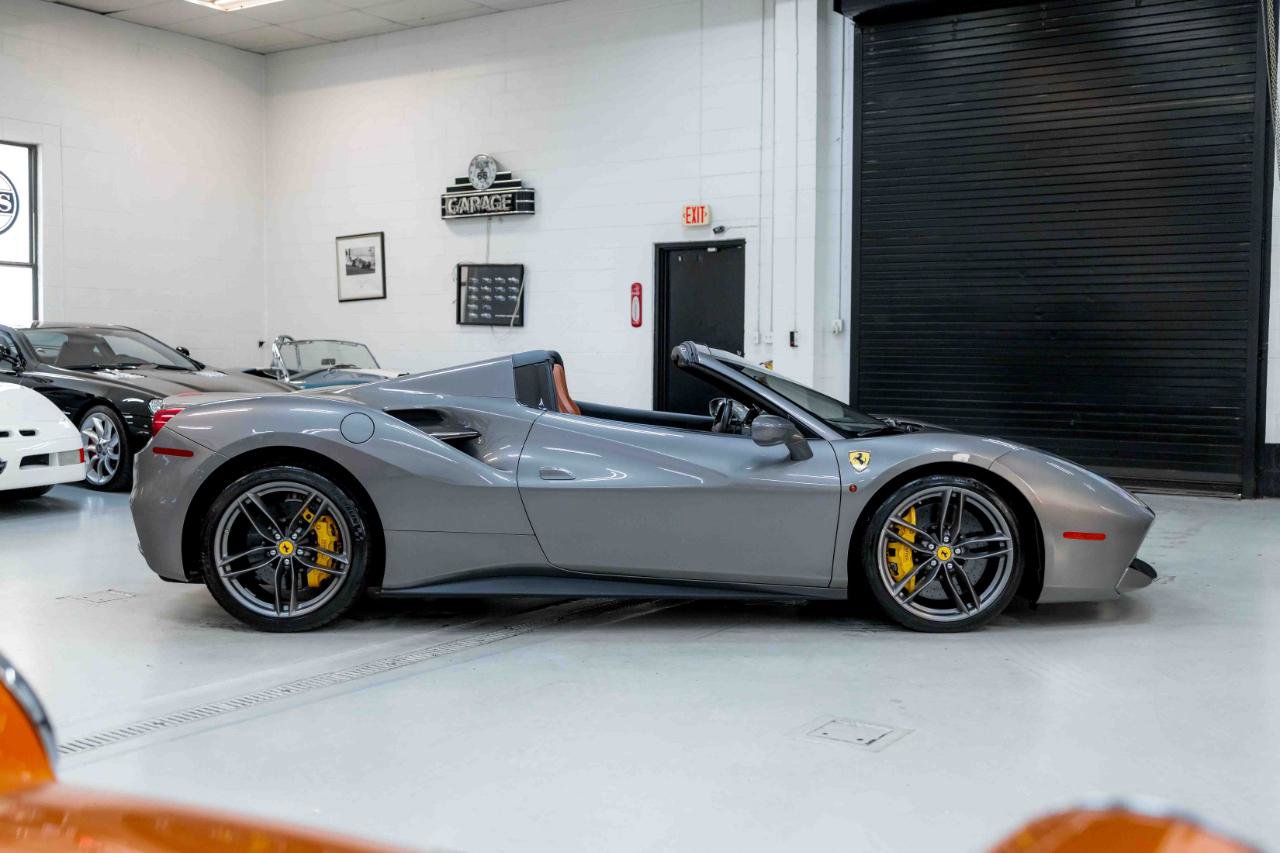 Used 2018 Ferrari 488 Spider image 7
