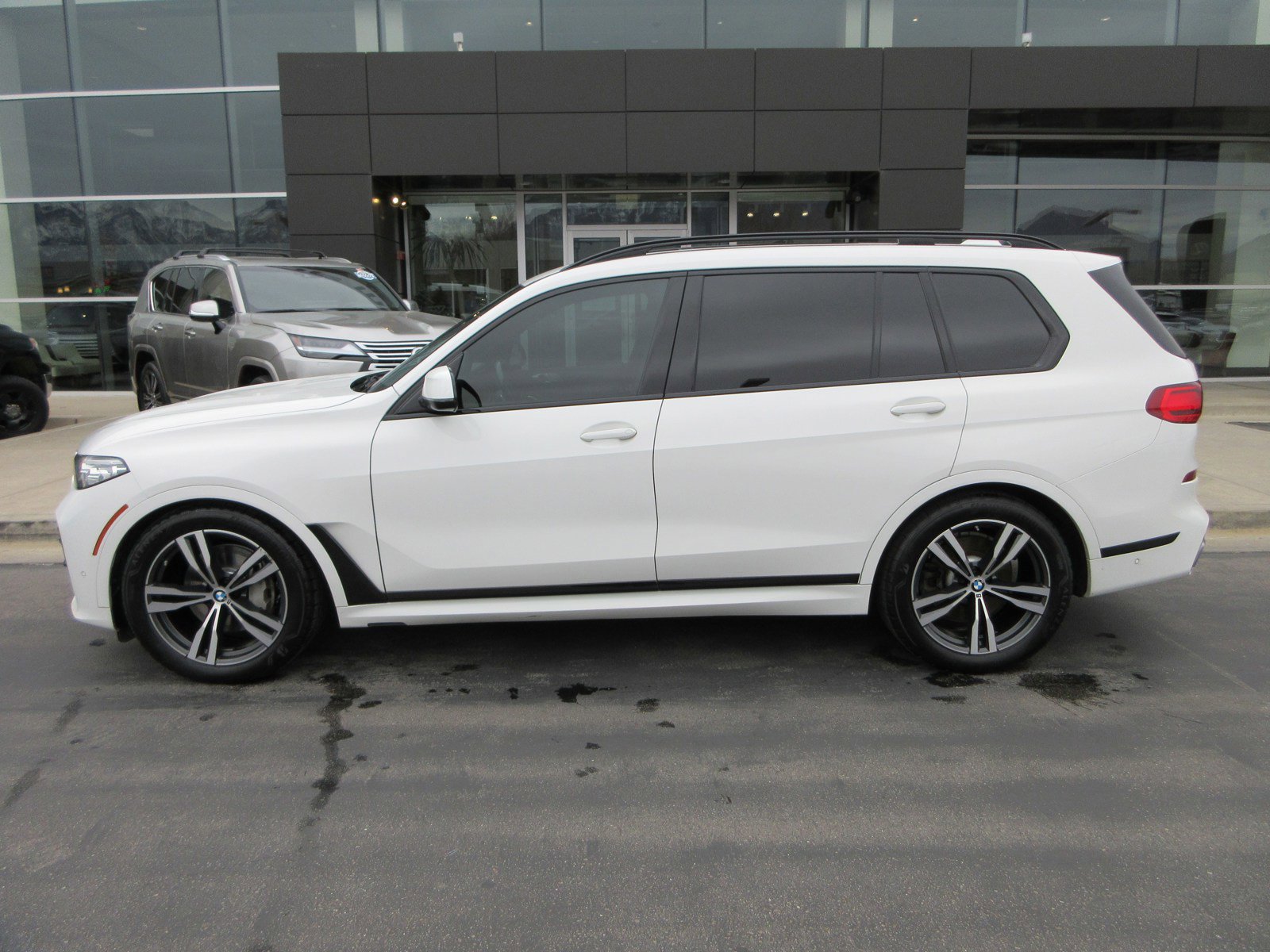 Used 2019 BMW X7 xDrive40i w/ M Sport Package image 3