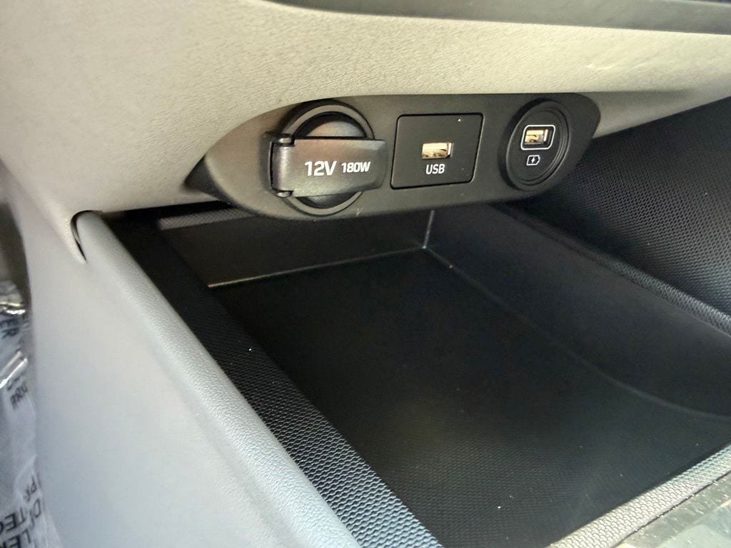 Used 2023 Hyundai Elantra SEL FWD image 30