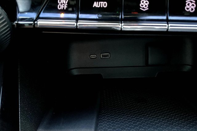 Used 2025 Chevrolet Traverse Z71 w/ Driver Confidence Package AWD/4WD image 16