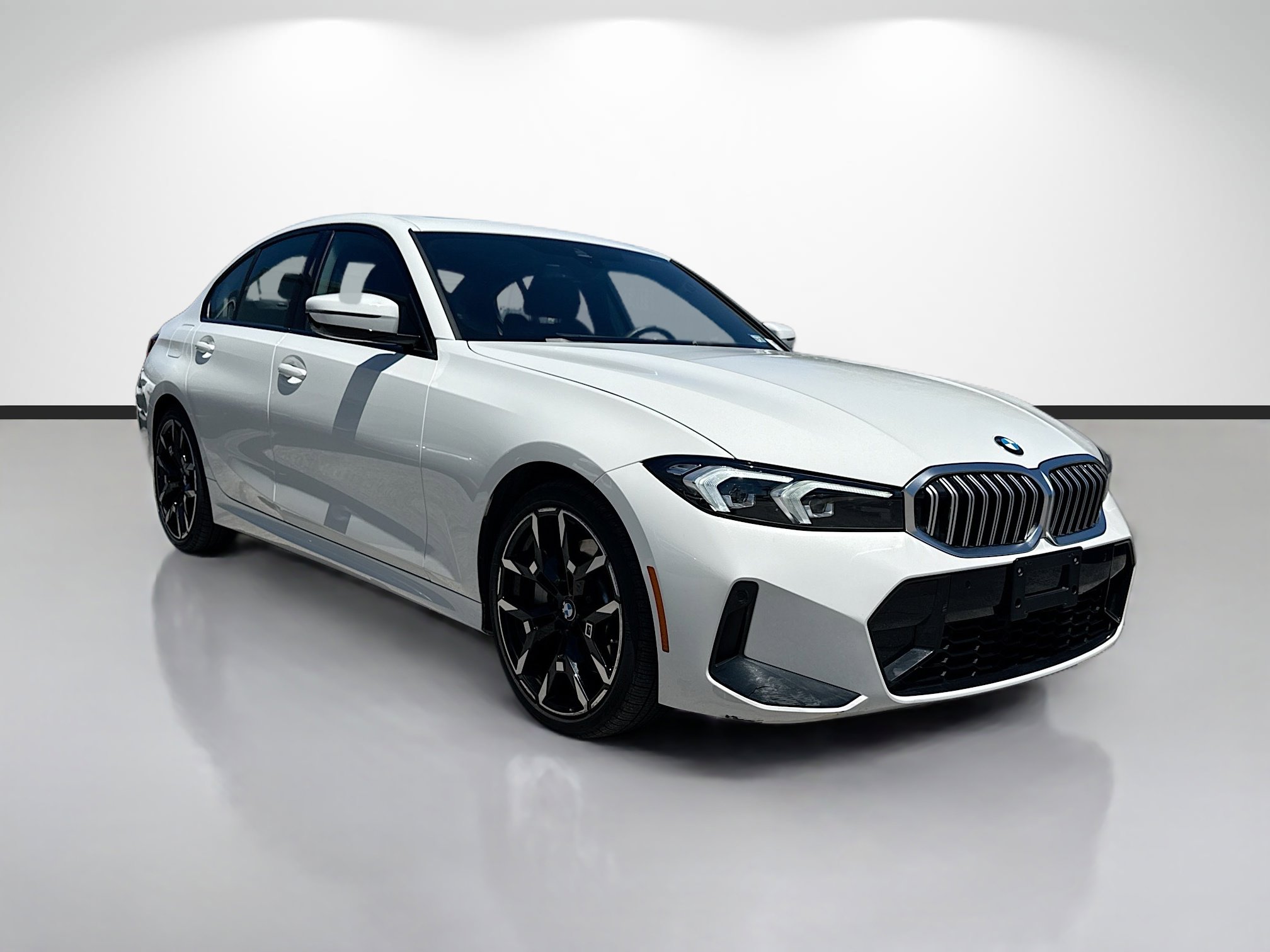 Used 2026 BMW 330i xDrive Sedan w/ M Sport Package AWD/4WD image 1