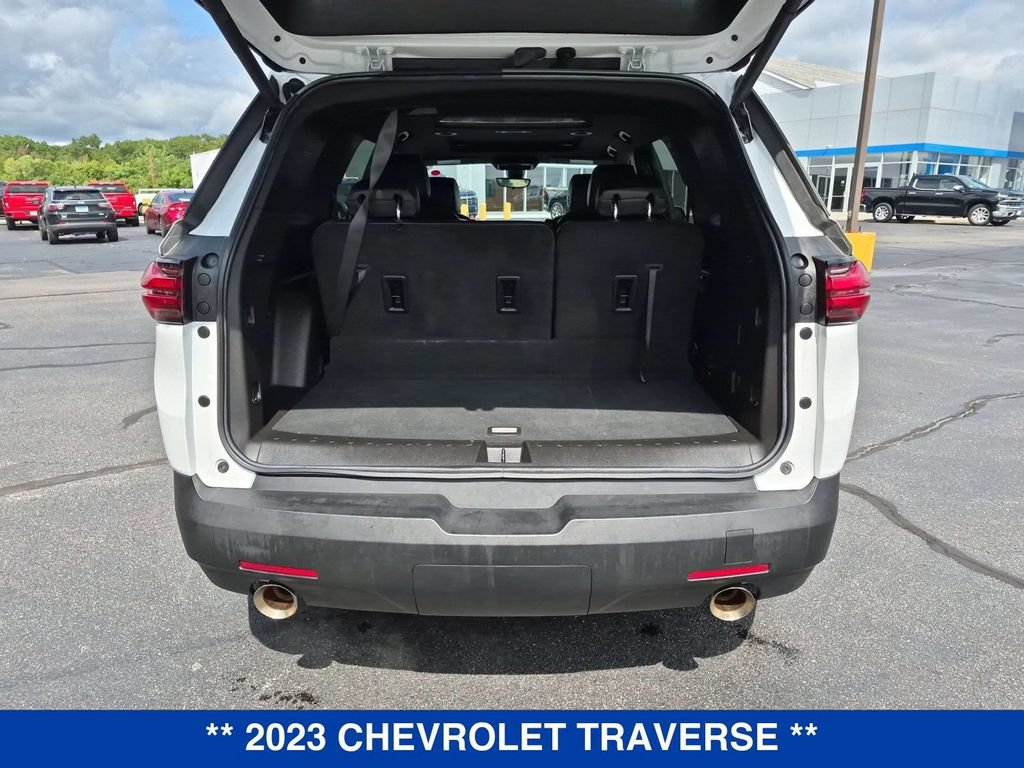 Used 2023 Chevrolet Traverse LT w/ LT Premium Package AWD/4WD image 30