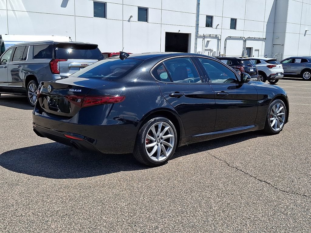 Used 2023 Alfa Romeo Giulia Sprint AWD/4WD image 9