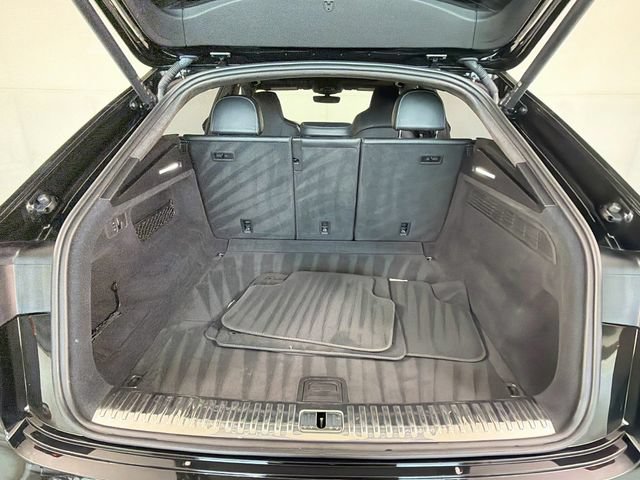 Used 2022 Audi SQ8 Prestige AWD/4WD image 28