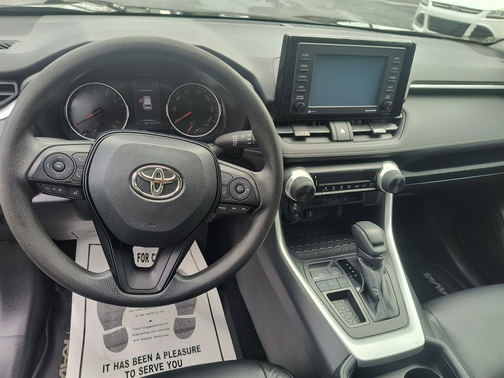 Used 2020 Toyota RAV4 LE image 16