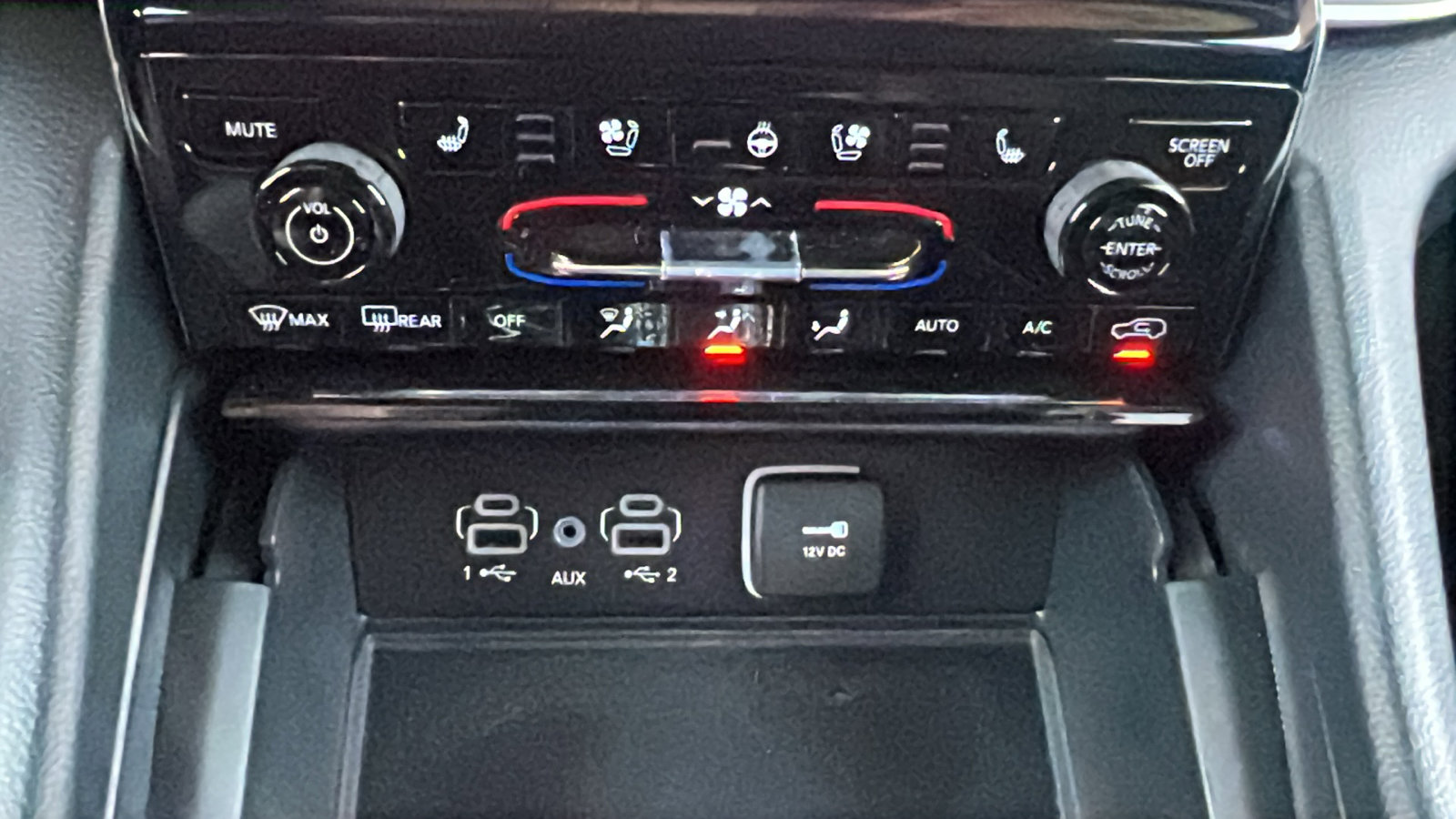 New 2025 Jeep Grand Cherokee L Limited w/ Luxury Tech Group II image 30