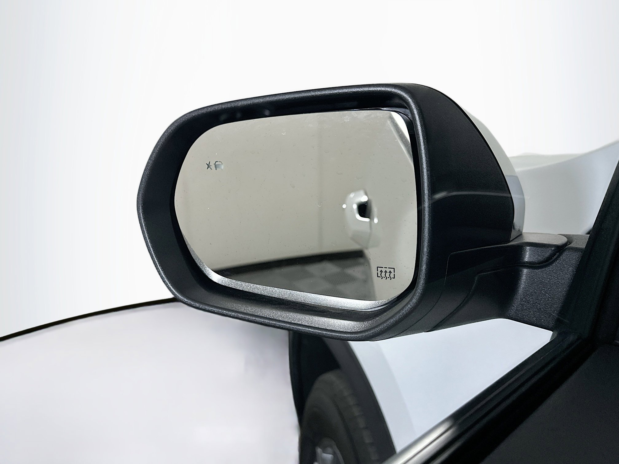 Used 2025 GMC Acadia Elevation image 16