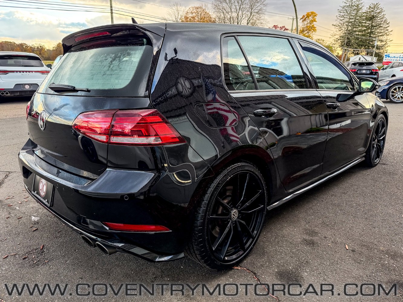 Used 2019 Volkswagen Golf R 4-Door image 5