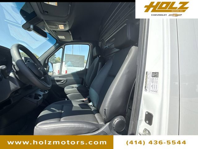 Used 2025 Mercedes-Benz Sprinter 2500 image 18