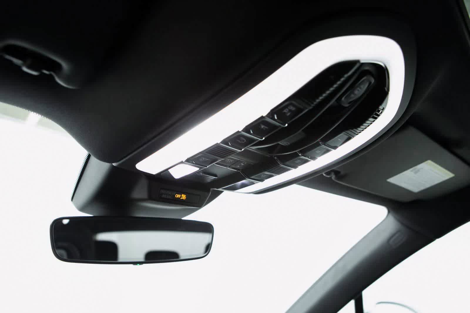 Certified 2025 Porsche Macan S image 22