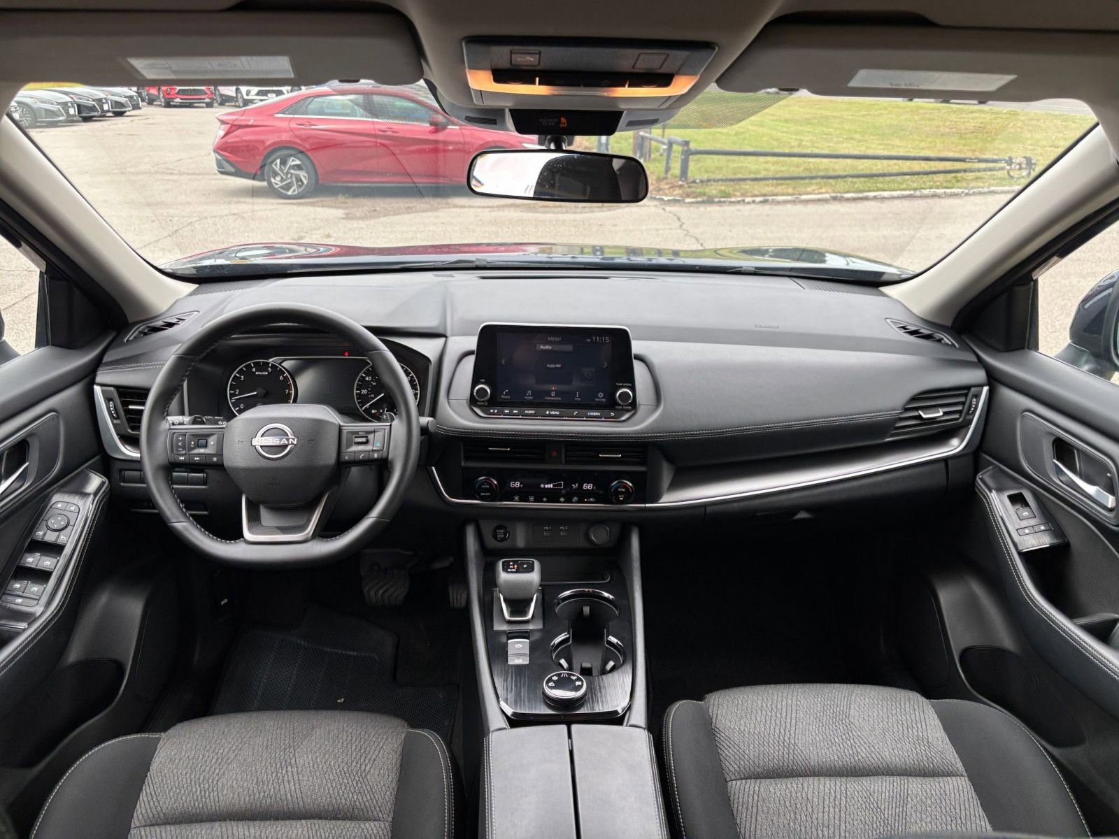 Used 2025 Nissan Rogue SV AWD/4WD image 35