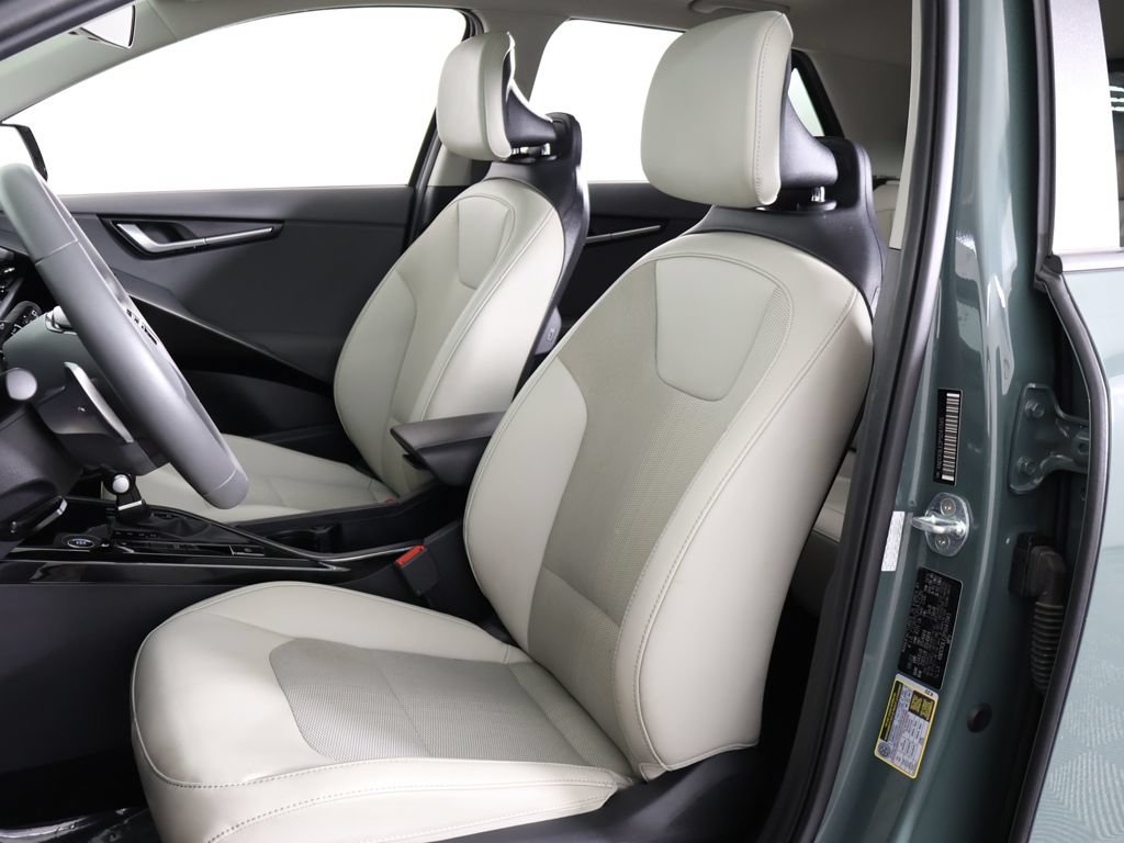 Used 2023 Kia Niro EX Touring FWD image 32