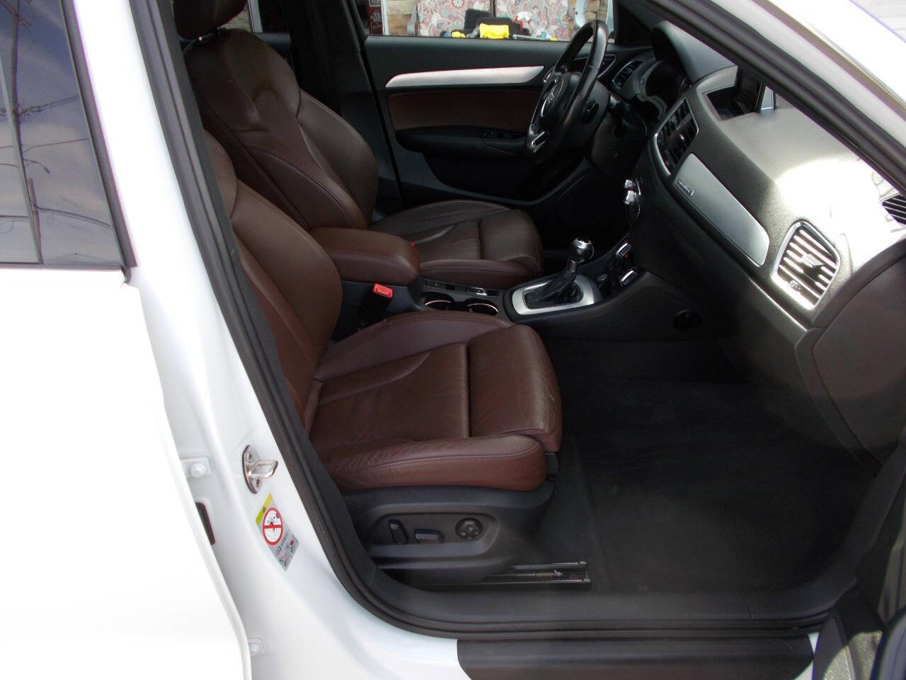 Used 2015 Audi Q3 2.0T Premium Plus w/ Sport Package image 18