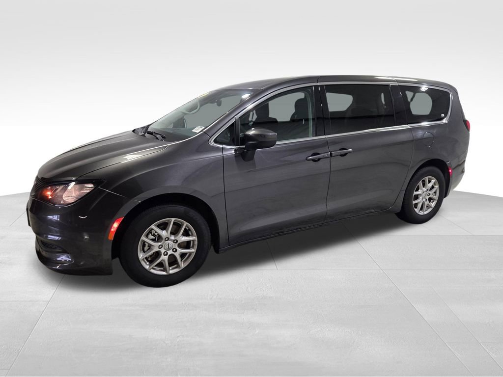 Used 2023 Chrysler Voyager LX FWD image 21