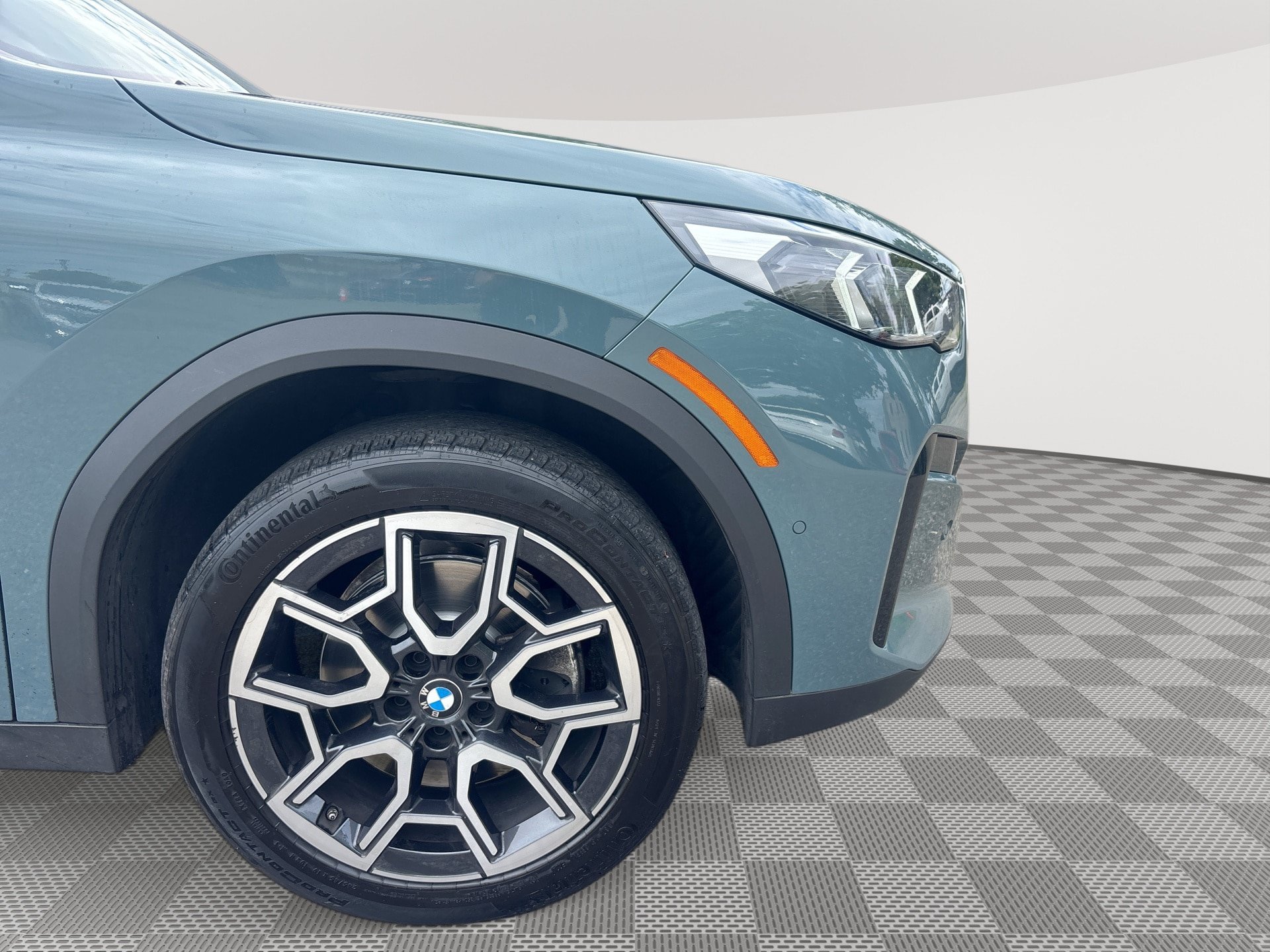 Used 2025 BMW X2 xDrive28i w/ Technology Package AWD/4WD image 31